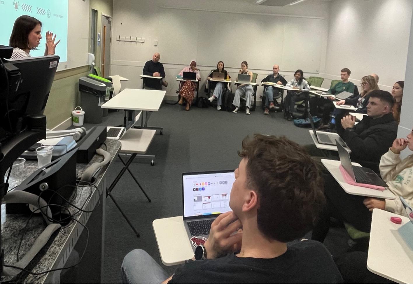 ReDD-workshopdeltagere med laptops