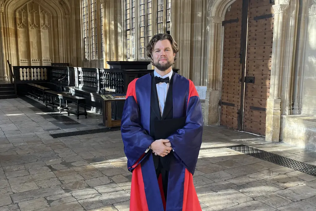 Ulrik Lyngs earned a master’s in evolutionary anthropology at Oxford in 2013 and has since been driven to understand what happens when technology opens countless universes without physical movement.